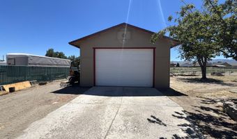 1055 Shadow Ln, Fernley, NV 89408