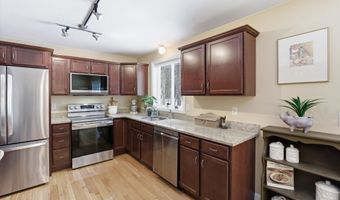 32 Peacock Brook Ln, Amherst, NH 03031