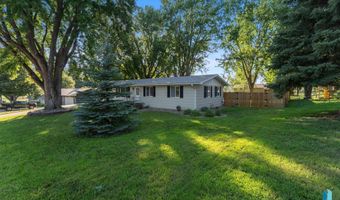 404 Jefferson Dr, Alcester, SD 57001