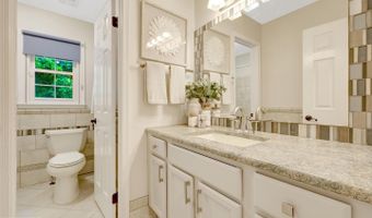 4003 KLOMAN St, Annandale, VA 22003