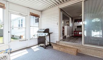 322 Garden City Dr, Cranston, RI 02920