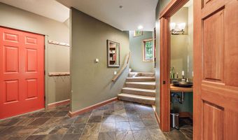 940 Pinecrest Ter, Ashland, OR 97520