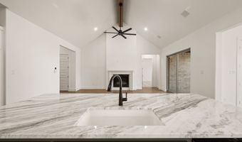 914 Highlands Ave, Aledo, TX 76008