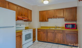 43 Lancelot Ln, Asheville, NC 28806