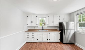 32 Rosemere Dr, East Providence, RI 02914