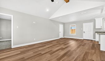 702 11th St, Abernathy, TX 79311