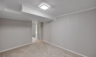 527 Blazedwood Dr, Ballwin, MO 63021