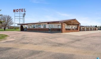 1409 Cedar St, Beresford, SD 57004
