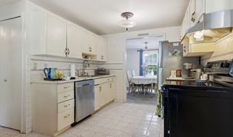 5141 BRADFIELD Dr, Annandale, VA 22003
