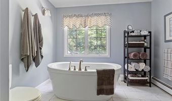 55 Little Pond County Rd, Cumberland, RI 02864