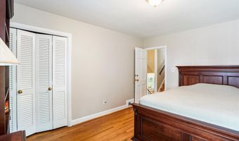 8710 LOWELL St, Bethesda, MD 20817