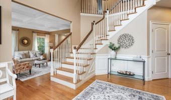 74 Settlers Ct, Bedford, NH 03110