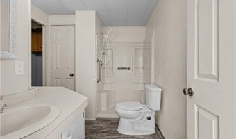 92 Bayview Pkwy, Middletown, RI 02842