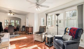 1210 Henry St, Ann Arbor, MI 48104