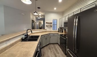 948 E SAVANNAH Dr, Chandler, AZ 85225