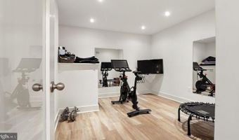 416 E ALEXANDRIA Ave, Alexandria, VA 22301