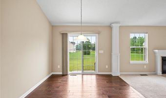 587 Surrey Dr, Aurora, OH 44202