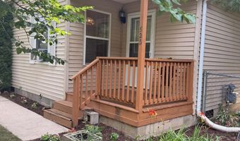 520 Sheldon St, Algonac, MI 48001