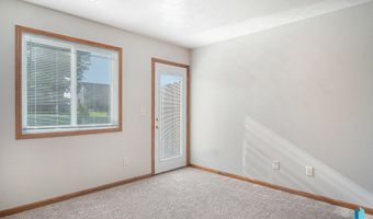 419 N 9th Ave, Brandon, SD 57005