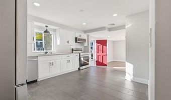 73 Tucker St, Lincoln, RI 02865