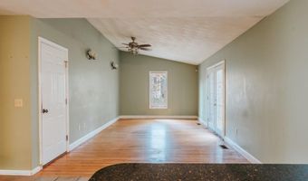 65 Village Hill Ln, North Kingstown, RI 02852