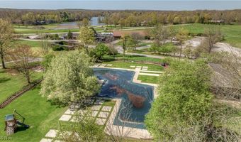 325 Inwood Trl, Aurora, OH 44202
