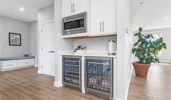 1046 Ocean Rd, Narragansett, RI 02882