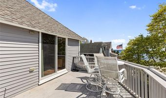 15 Shore Dr, Barrington, RI 02806