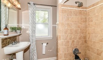 208-210 Donnelly Dr, Anderson, IN 46011