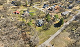 916 E 27th St, Baxter Springs, KS 66713