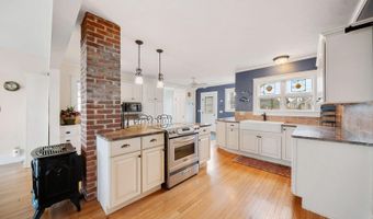 35 Benedict Rd, Bourne, MA 02532