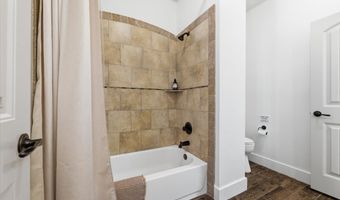 570 S Point Ct, Aledo, TX 76008