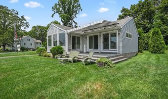 50 Beach View Dr, Stamford, CT 06902