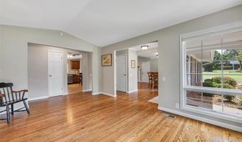 345 Norwood Cir, Ballwin, MO 63011
