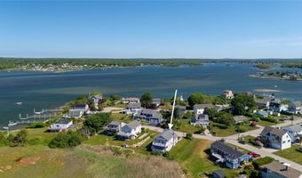 18 STARFISH Dr, Narragansett, RI 02882