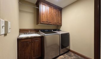1130 Indian Hills Rd, Brookings, SD 57006
