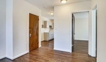 2502 LANGSTON Blvd 2, Arlington, VA 22201