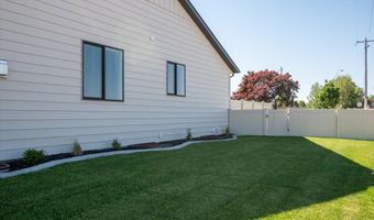 318 Lakeview Blvd, American Falls, ID 83211