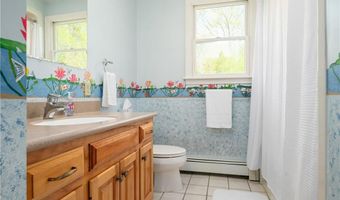825 Woonsocket Hill Rd, North Smithfield, RI 02896