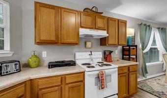 6122 E Jackson St, Bay St. Louis, MS 39520