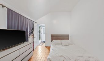 62 Bayside Ave, Amity Harbor, NY 11701