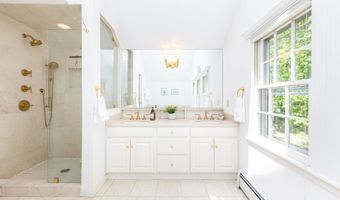 60 Old Wood Rd, Avon, CT 06001