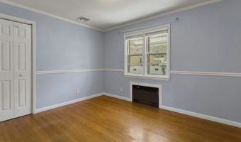 371 Northfield Dr, Bridgeport, CT 06606