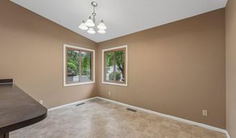 1386 Arden View Dr, Arden Hills, MN 55112