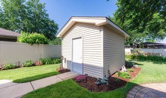 554 N Green Ridge St, Addison, IL 60101