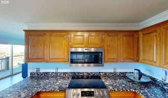 1303 MOORE St 102, Brookings, OR 97415