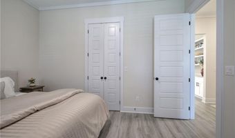 884 Oxford Rd, Ball Ground, GA 30107