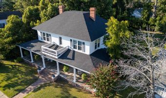 66 Weaver St, Baxley, GA 31513