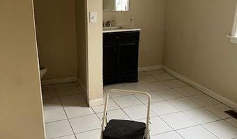 2001 Park Ave, Alton, IL 62002