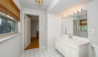3115 Longmeadow Ln, Amberley, OH 45236